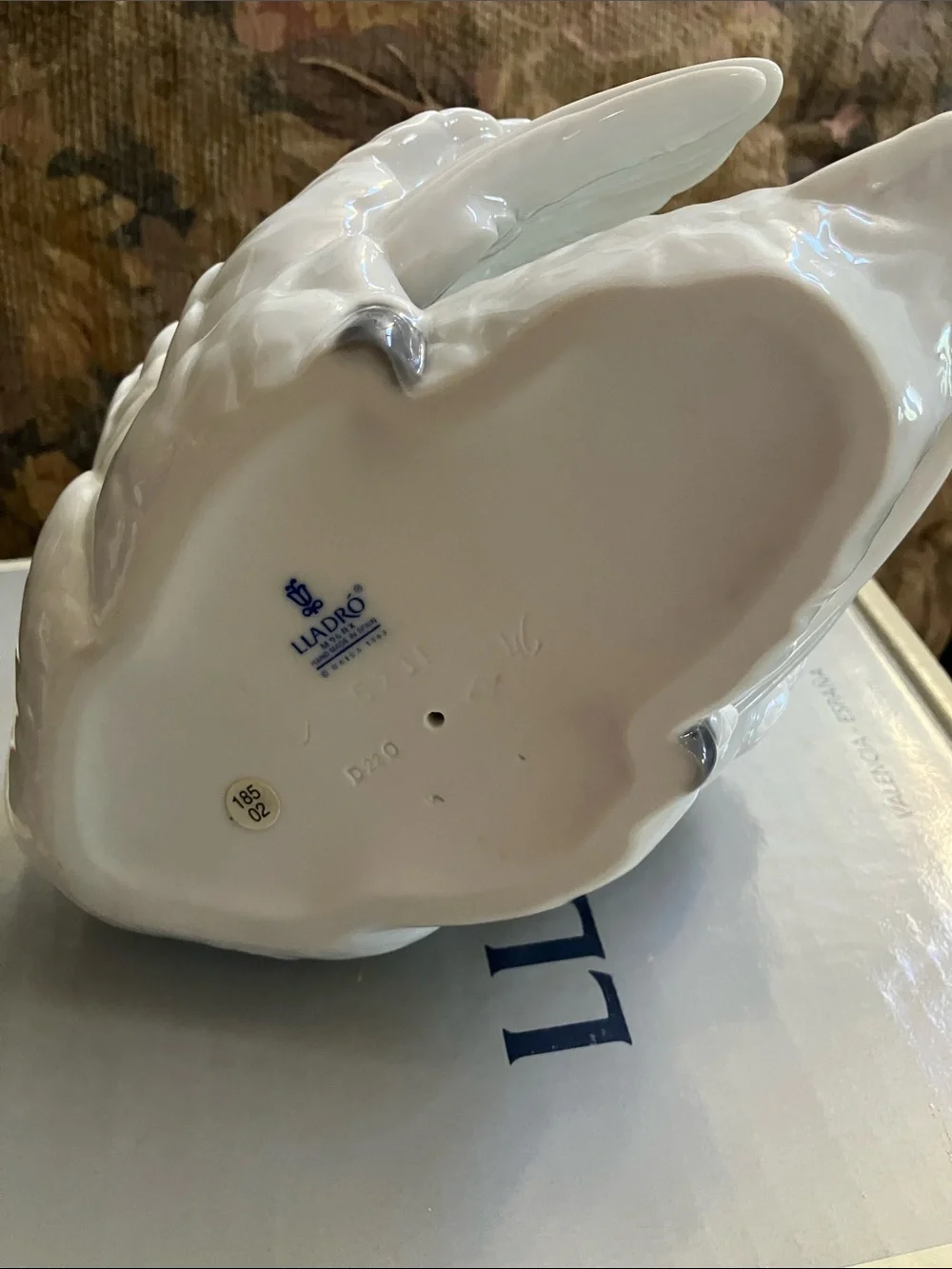 Lladró White Porcelain Swan Figurine